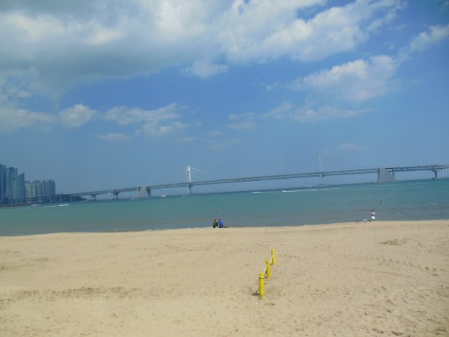 広安里海水浴場から見える広安大橋